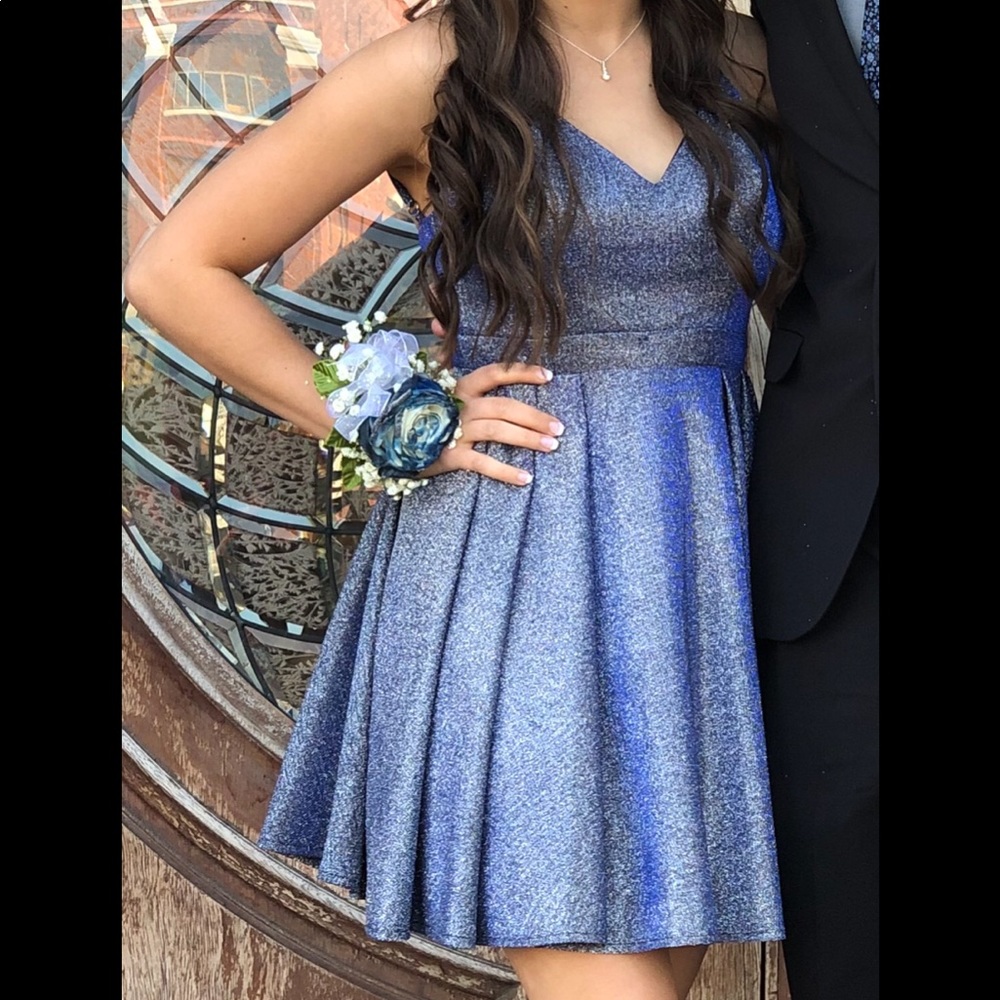 Beautiful sparkly hoco dress